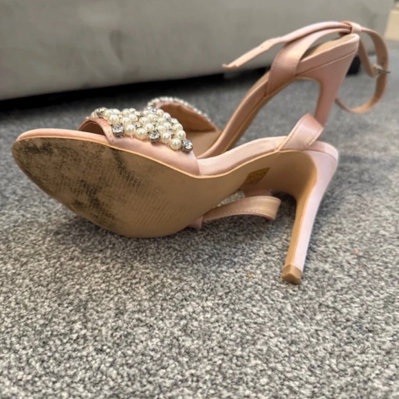 Chi Chi London Pink Pearl Embellished Heels - Picture 4 of 4